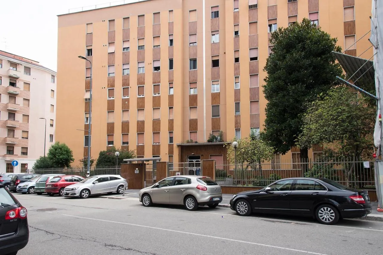 Apartment Youhosty - Sacconi 4 Milan