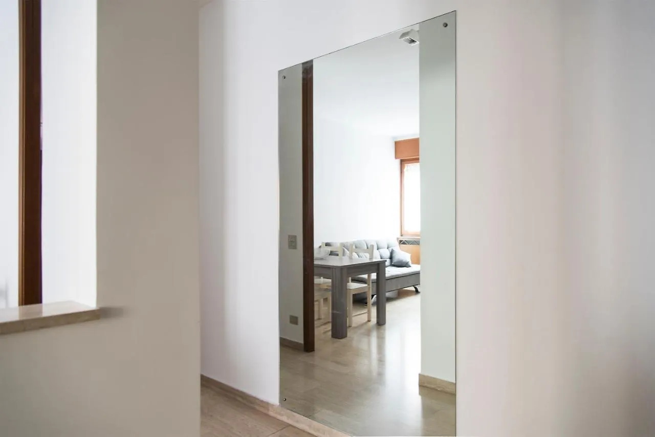 Apartament Youhosty - Sacconi 4 Mediolan